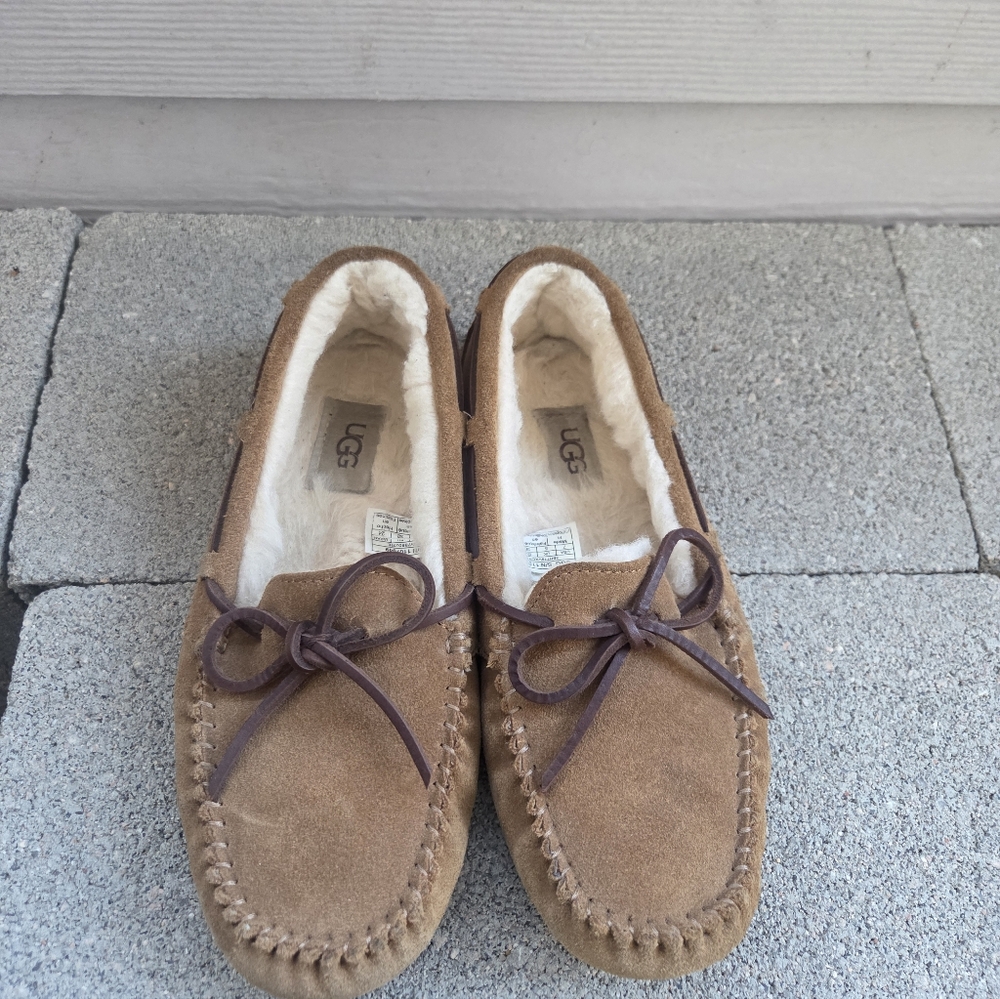 Ugg Dakota Moccasins Chestnut Size 7